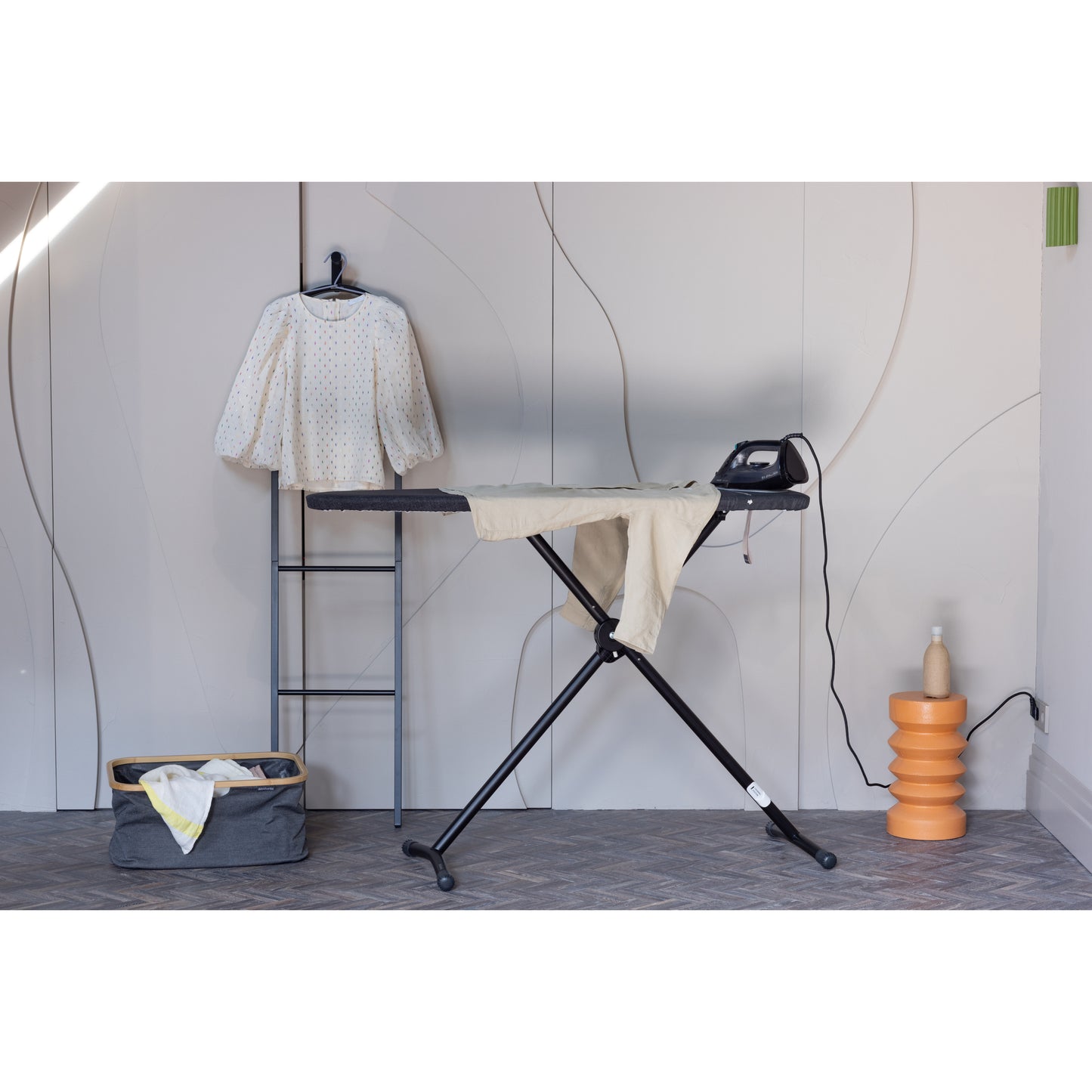 Steam & Ironing Board D, 135x45 cm, Heat Resistant Parking Zone - Denim Black