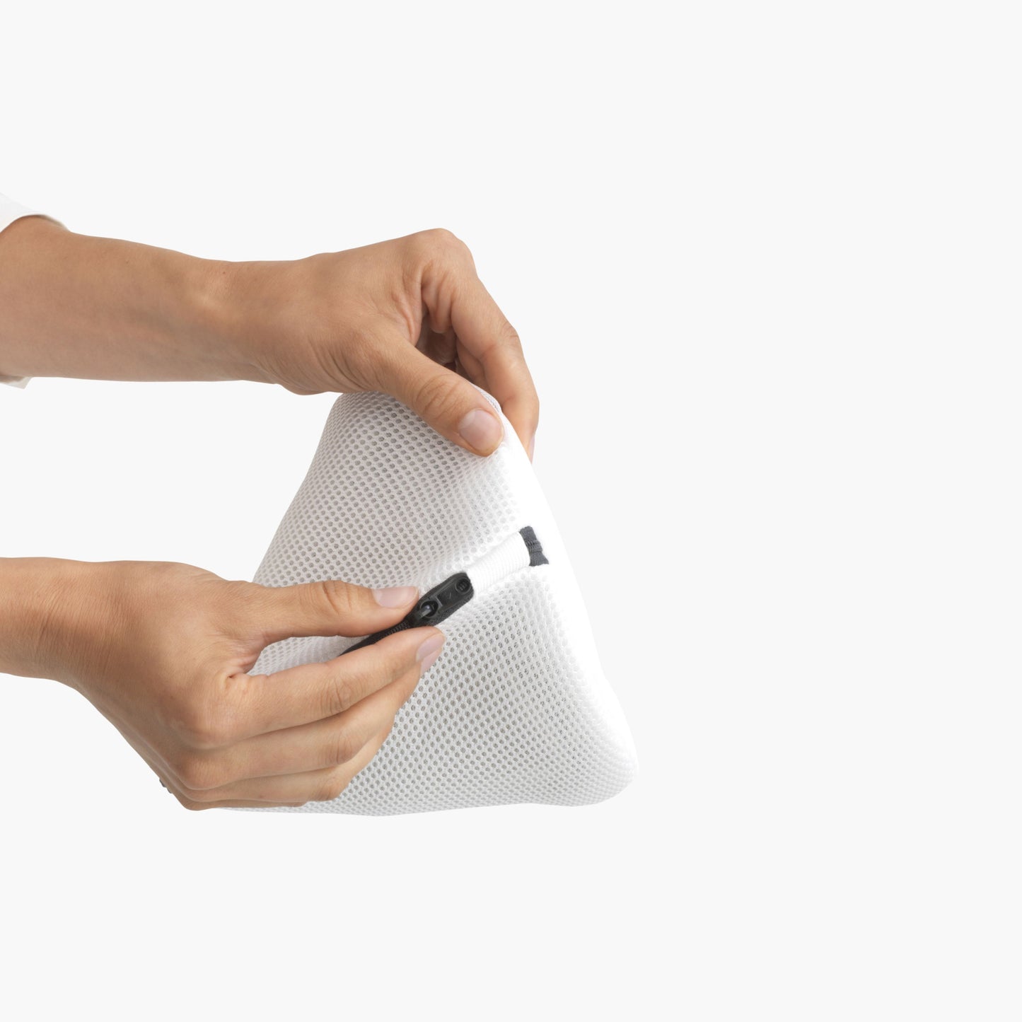 Bra Wash Bag - White / Grey Zipper