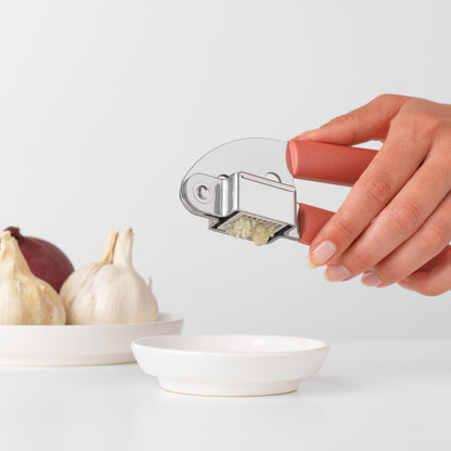 Tasty+ Garlic Press - Terracotta Pink