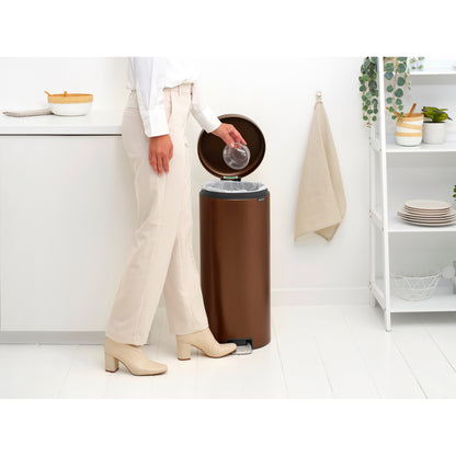 NewIcon Pedal Bin 30 litre Soft Closing Plastic Inner Bucket