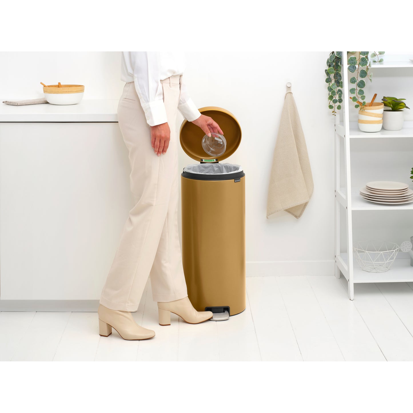 NewIcon Pedal Bin, 30 litre, Soft Closing, Plastic Inner Bucket - Warm Gold
