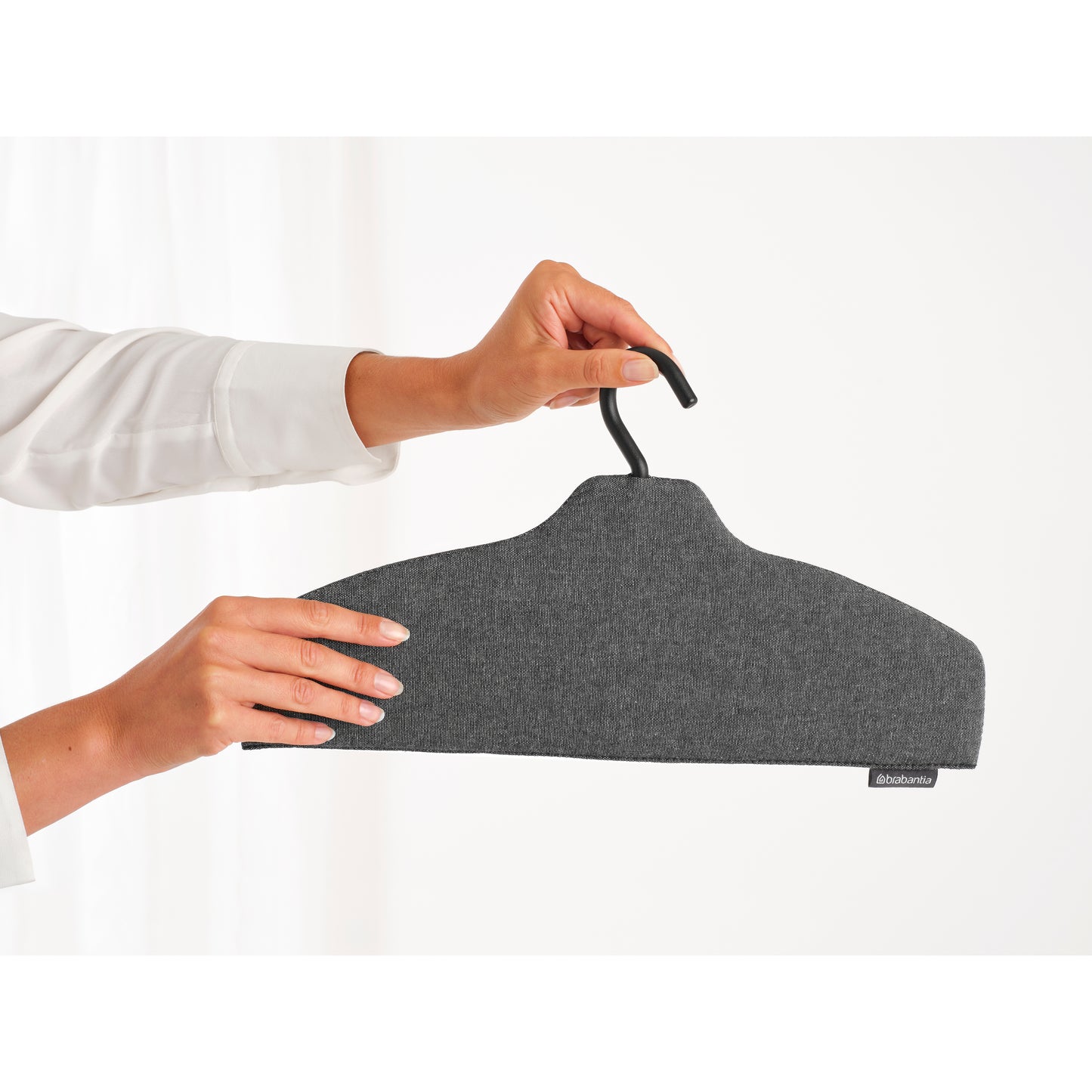 Steaming Clothes Hanger - Black