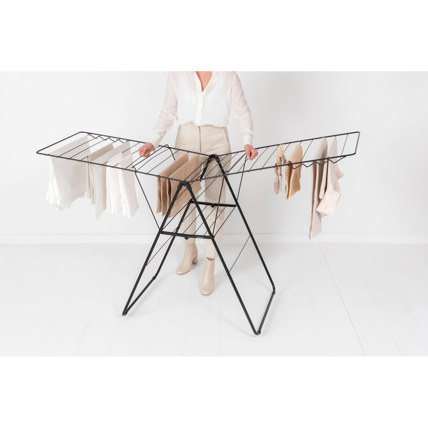 Hangon Drying Rack 25 metres Matt Black