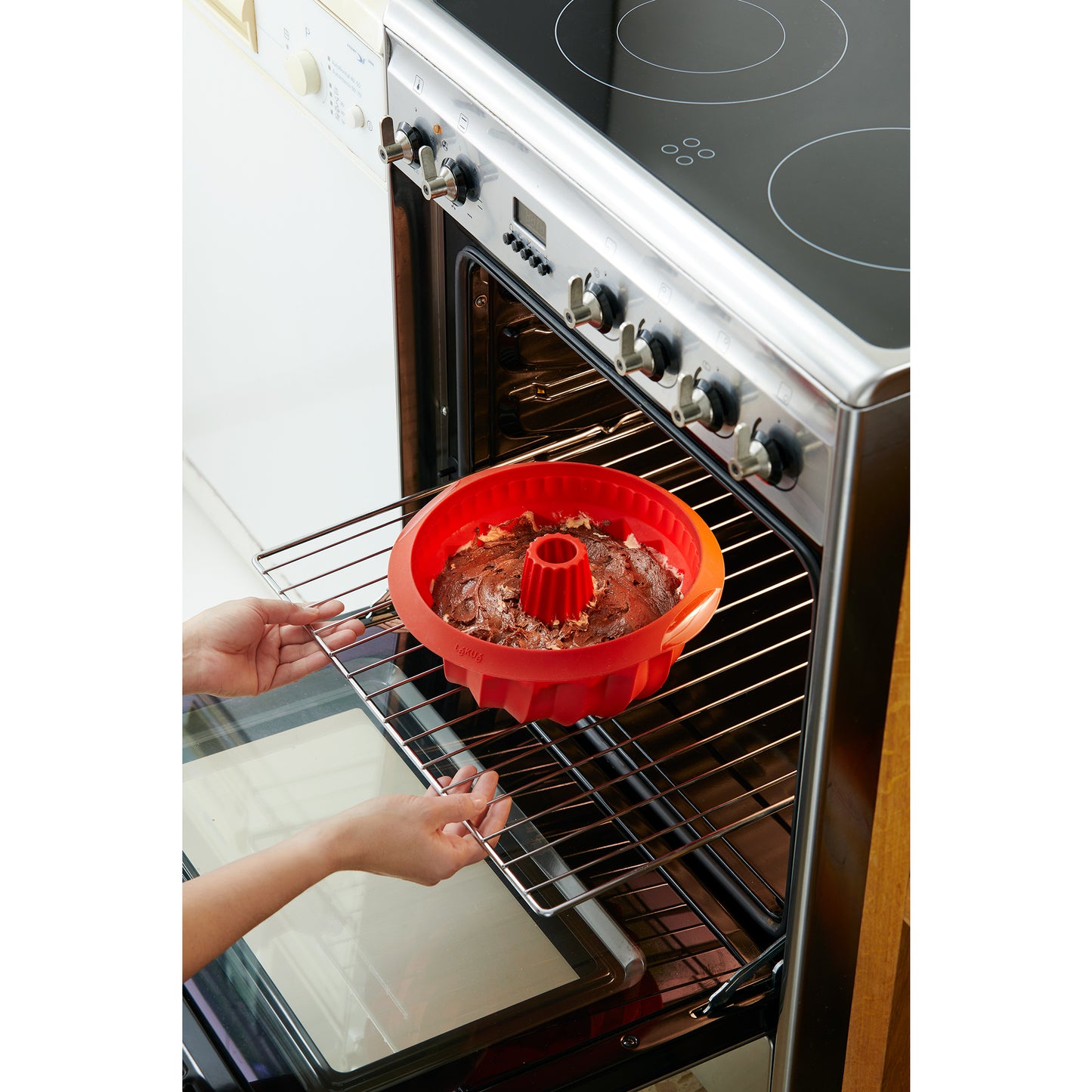 Deep Savarin Cake Mould - 22cm - Red