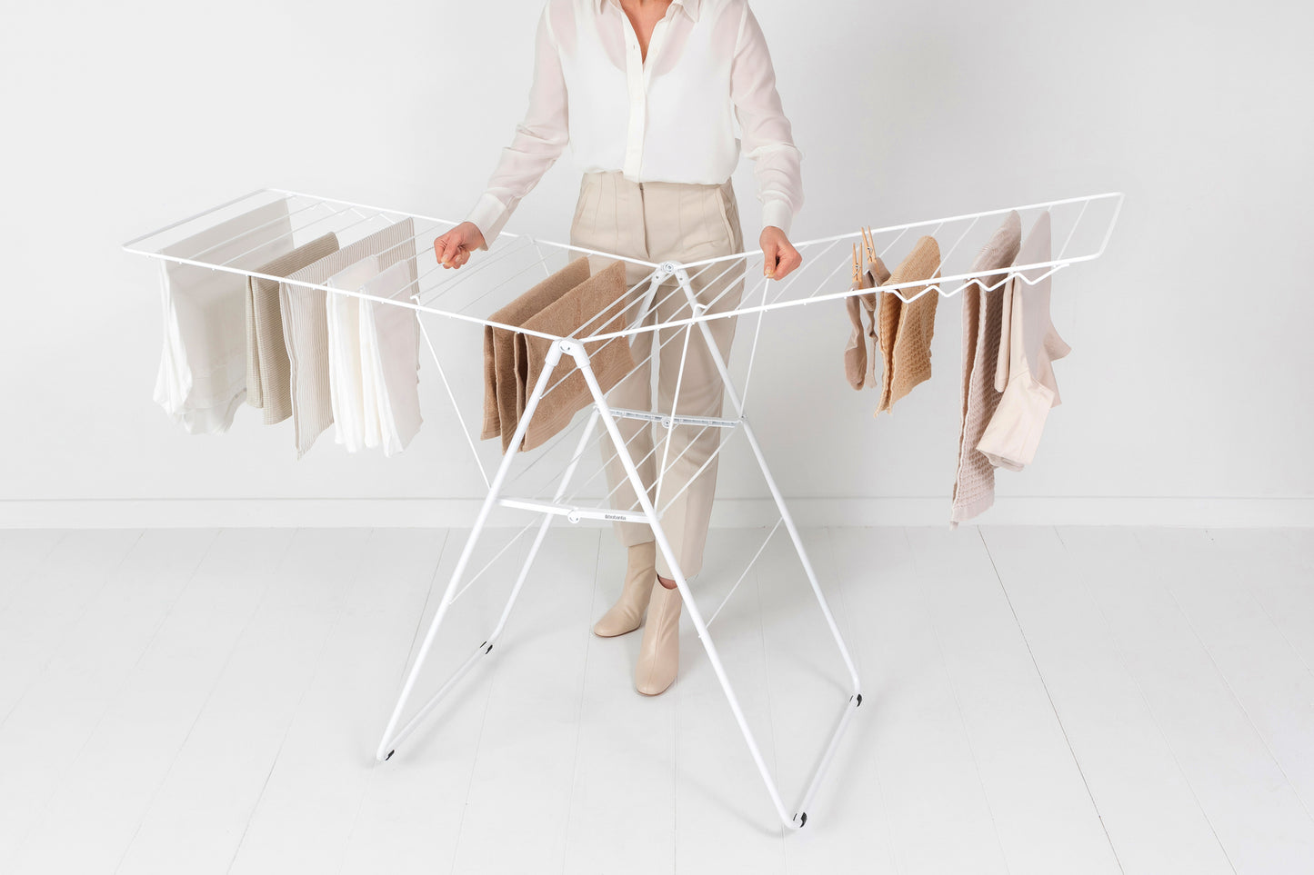 Hangon Drying Rack 25 metres Fresh White