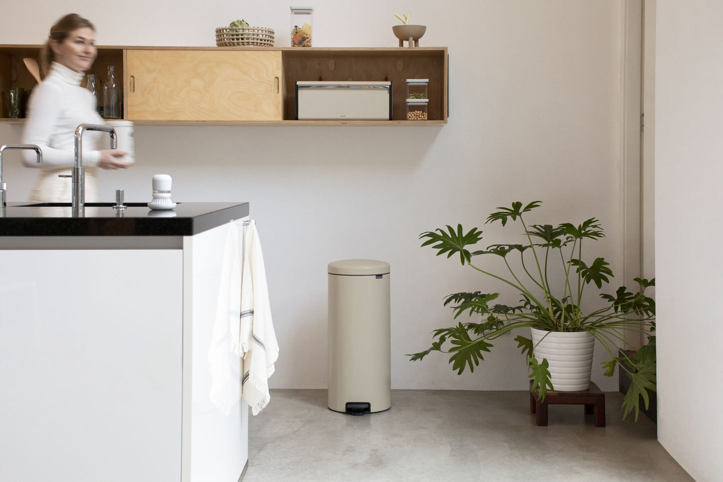 Pedal Bin NewIcon 30 Litre - Soft Beige