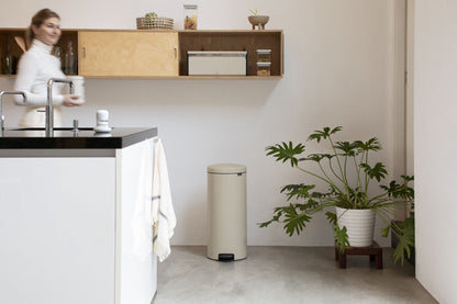 Pedal Bin NewIcon 30 Litre - Soft Beige