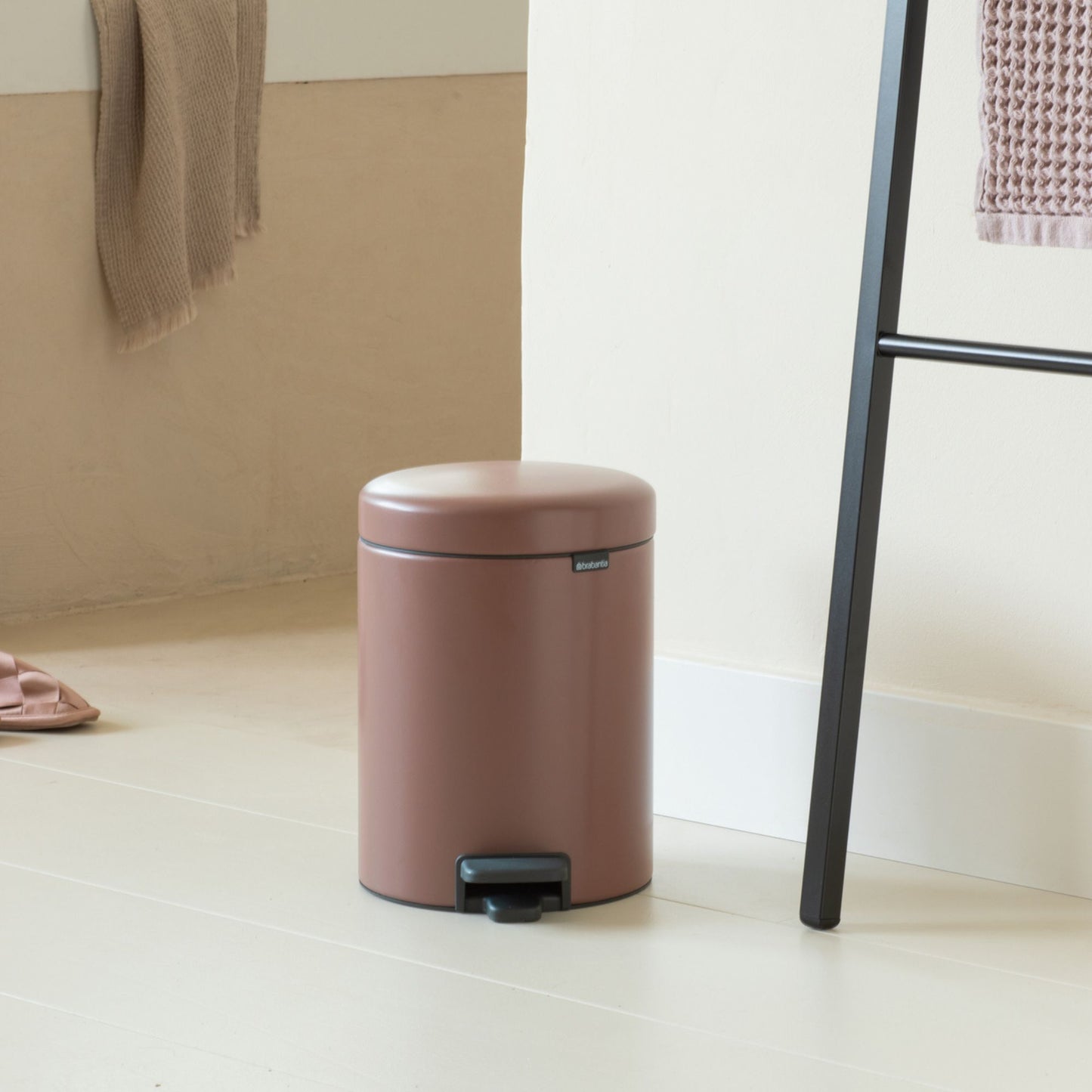 Pedal Bin NewIcon 5 litre - Satin Taupe