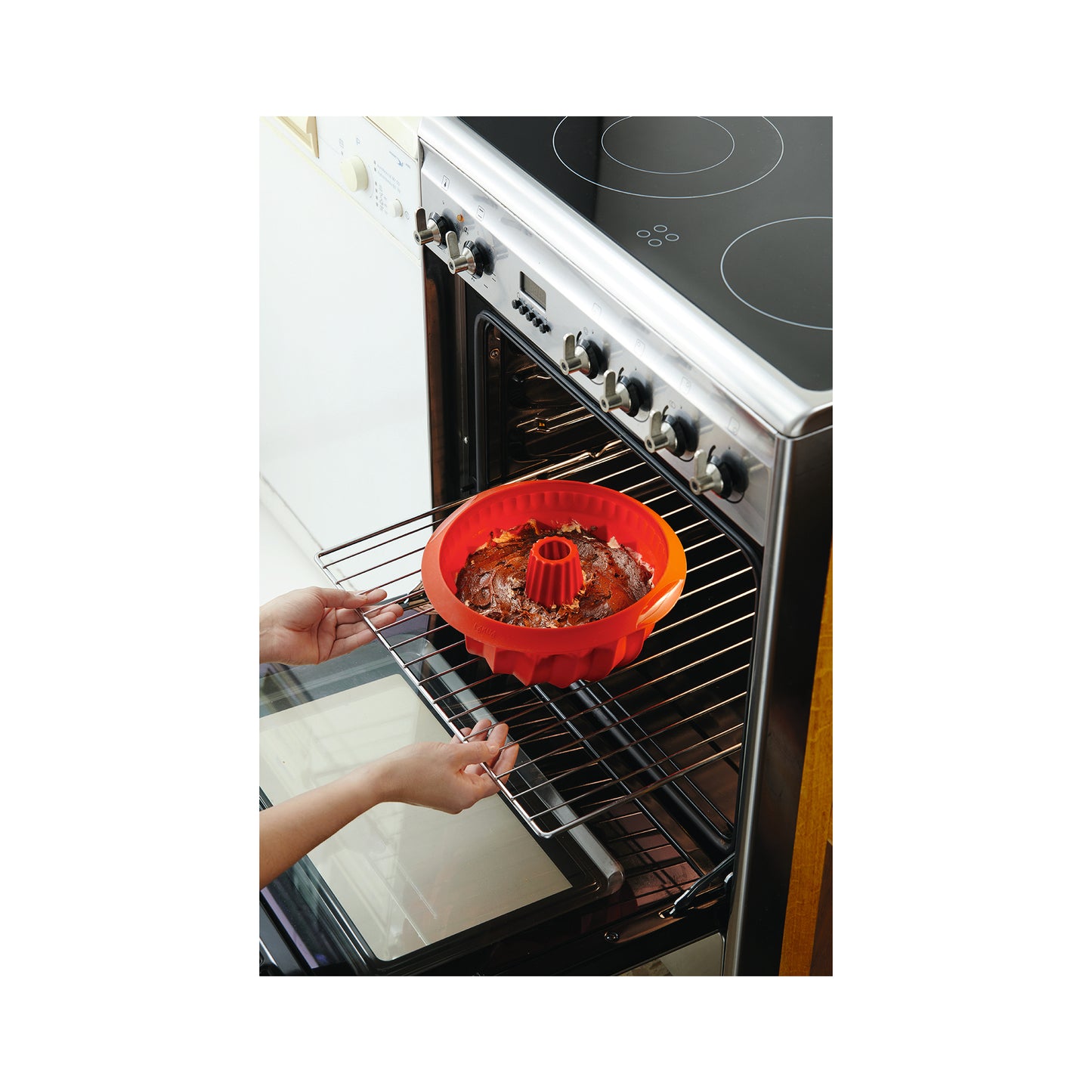Silicone Deep Savarin Cake Mould, 22 cm