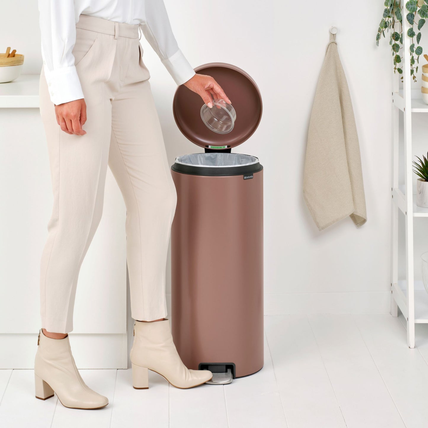 Pedal Bin NewIcon 30 litre - Satin Taupe
