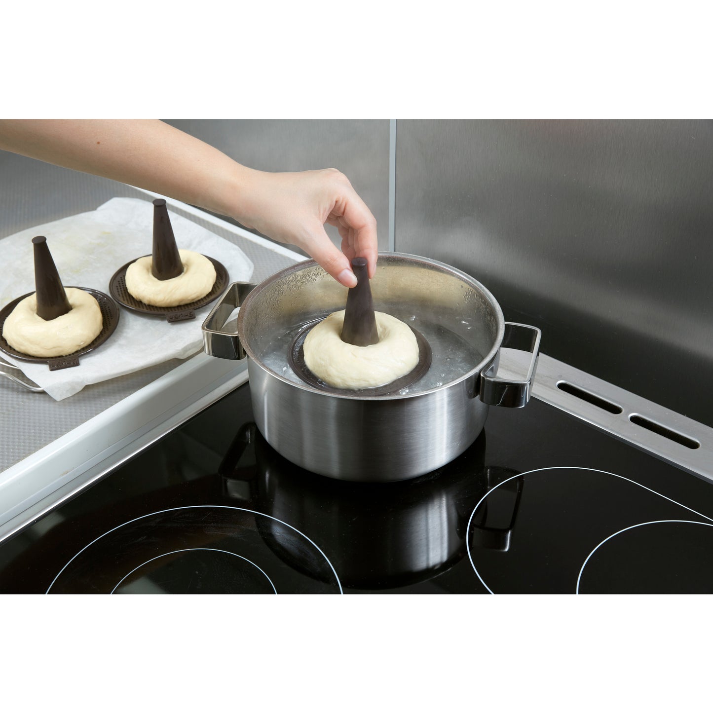 Set of 6 Bagel Moulds - Brown