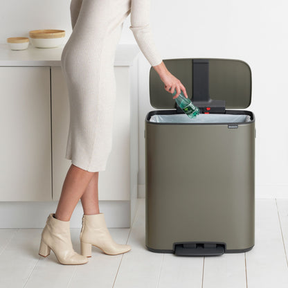 Bo Pedal Bin 60 litre - Platinum