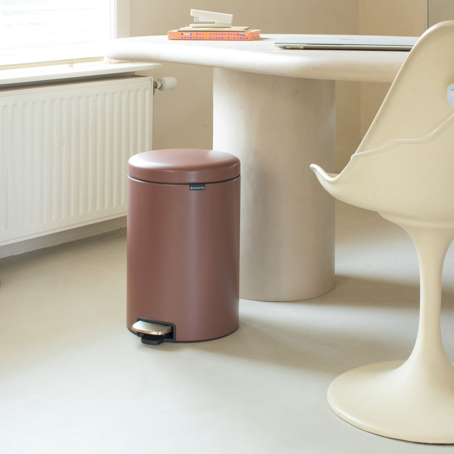 Pedal Bin NewIcon 20 litre - Satin Taupe