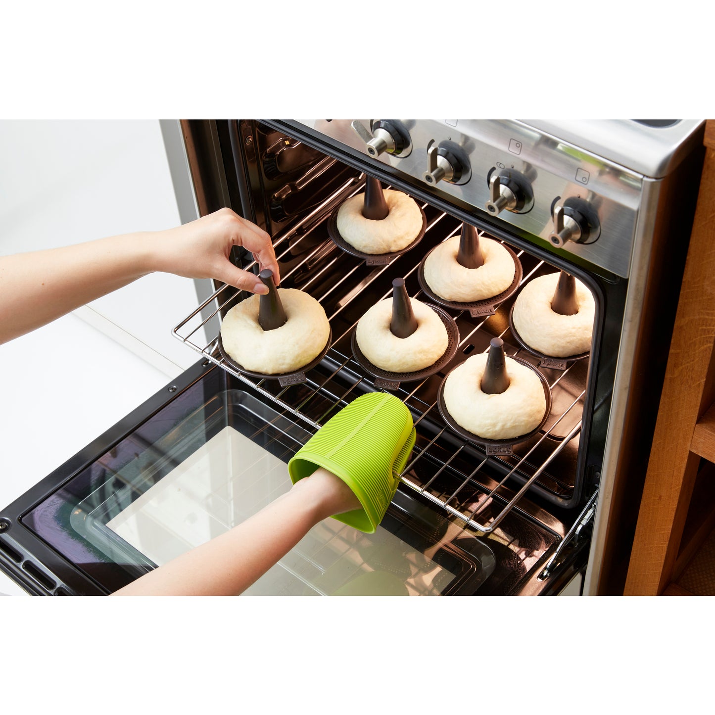 Set of 6 Bagel Moulds - Brown